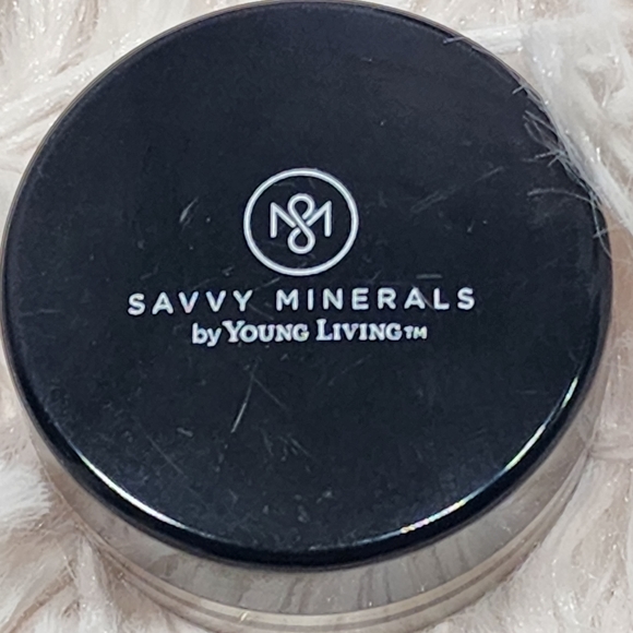 FREEDOM Savvy Minerals by Young Living-Eyeshadow - Picture 8 of 11